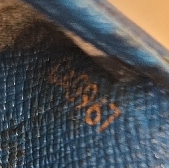 Louis Vuitton Epi Blue Wallet - Picture 6 of 12